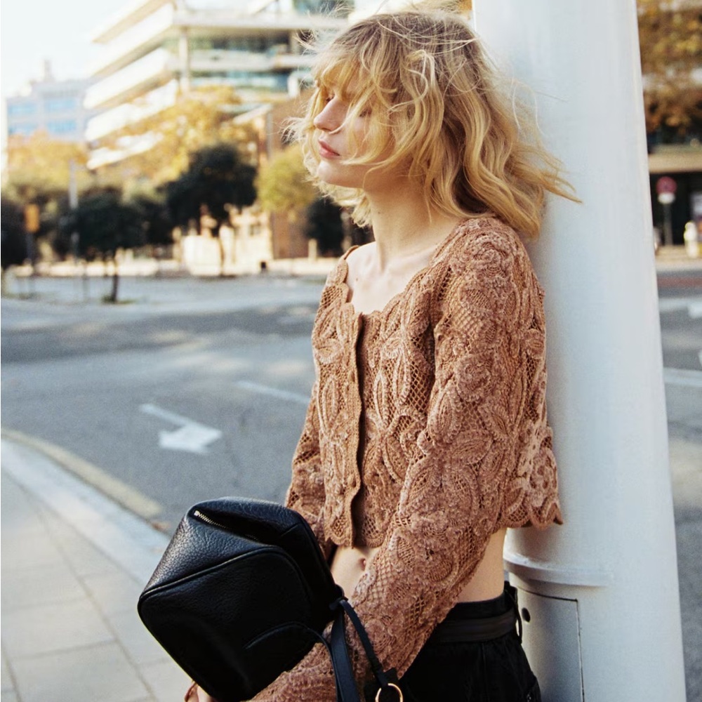 H&M CROCHET-LOOK CROP TOP